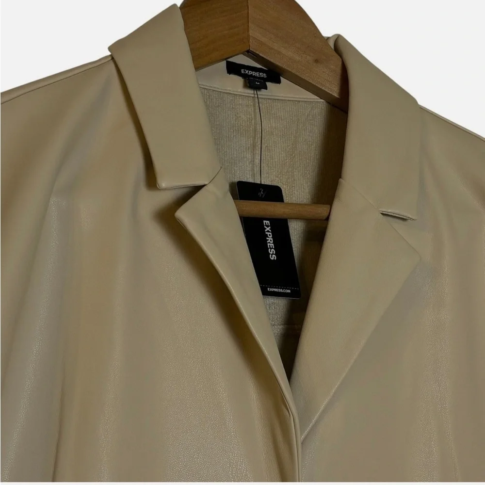 NEW Faux Leather Boxy Shirt Jacket Short Sleeve Button Up M Moto Boho MSRP $88 - Picture 3 of 6